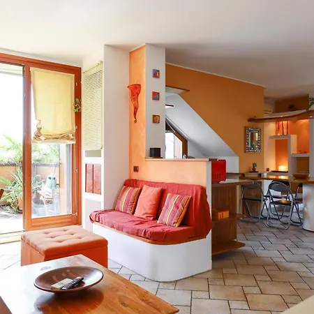 Lattanzio Flat ميلان