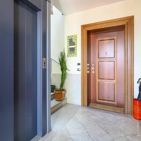 Lattanzio Flat شقة *