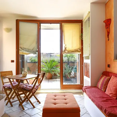 Lattanzio Flat شقة